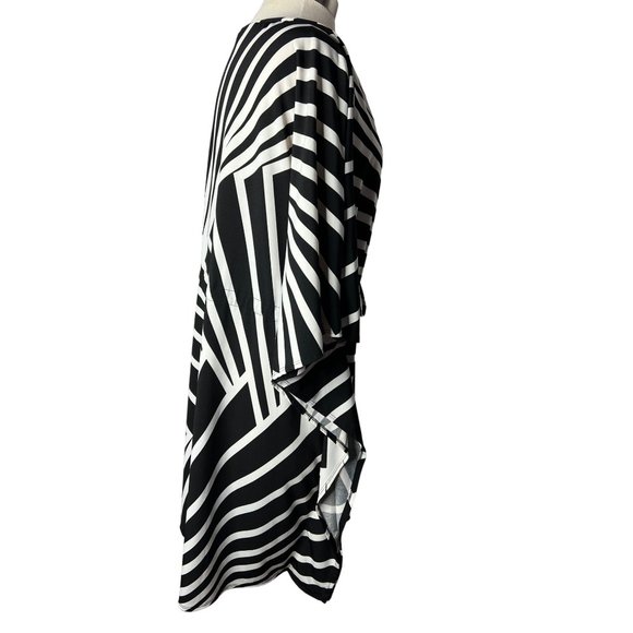 HAANI Women's Dress 2X Black White Striped KneeShort Sleeve Stretch V-Neck - Picture 7 of 12